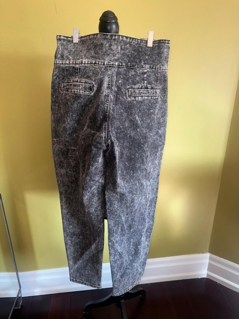London Fog High Waist Acid Wash Paperbag Tie Waist Straight Leg Jeans XL - Picture 5 of 13